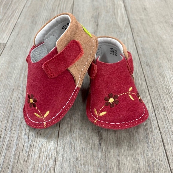 Pipit Suede Flower Apricot Camel Baby Shoes Size 1 - Picture 4 of 10